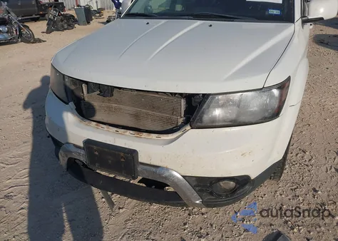 2018 Dodge Journey Crossroad z USA, uszkodzony, nr VIN 3C4PDCGG3JT379023